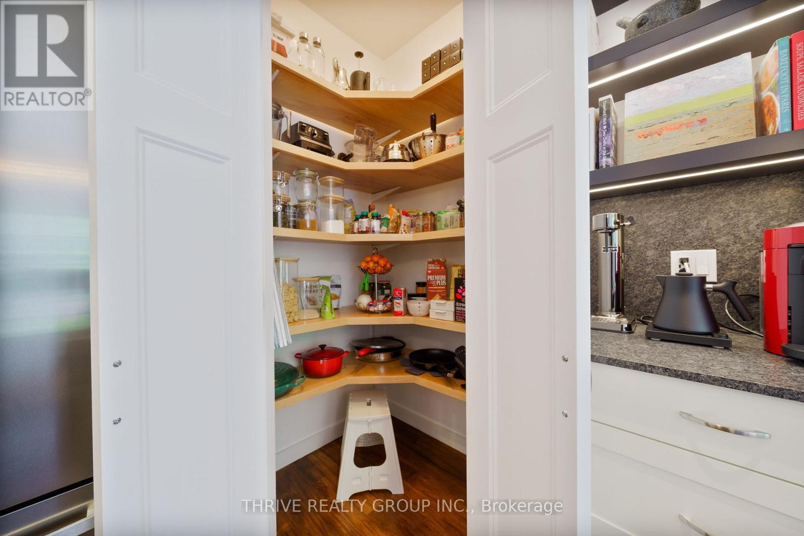 2 - 352 Ridout Street S, London South, Ontario  N6C 3Z5 - Photo 8 - X12178742