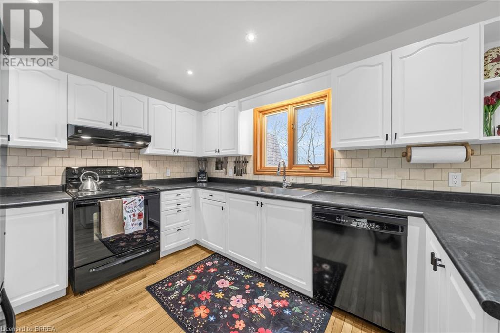 38 Grand River Street S, Paris, Ontario  N3L 2B2 - Photo 9 - 40733558