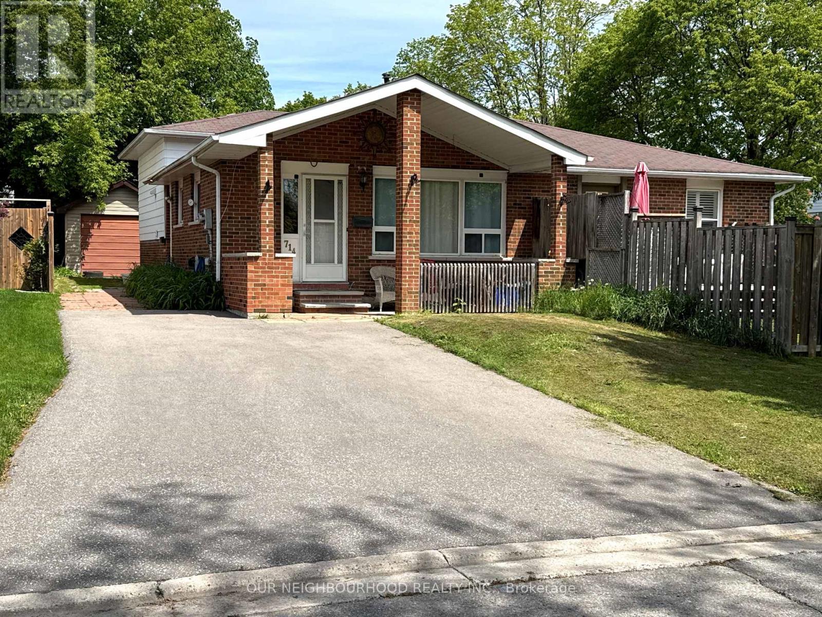 714 Greenoch Court, Oshawa, Ontario  L1J 6H4 - Photo 1 - E12178539