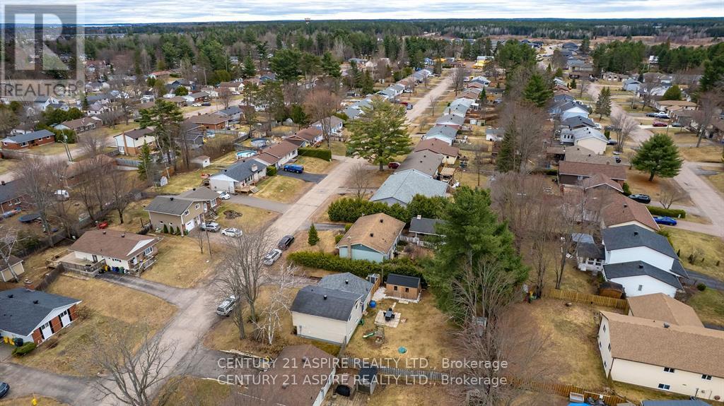83 Hemlock Street, Petawawa, Ontario  K8H 3C3 - Photo 37 - X12178819