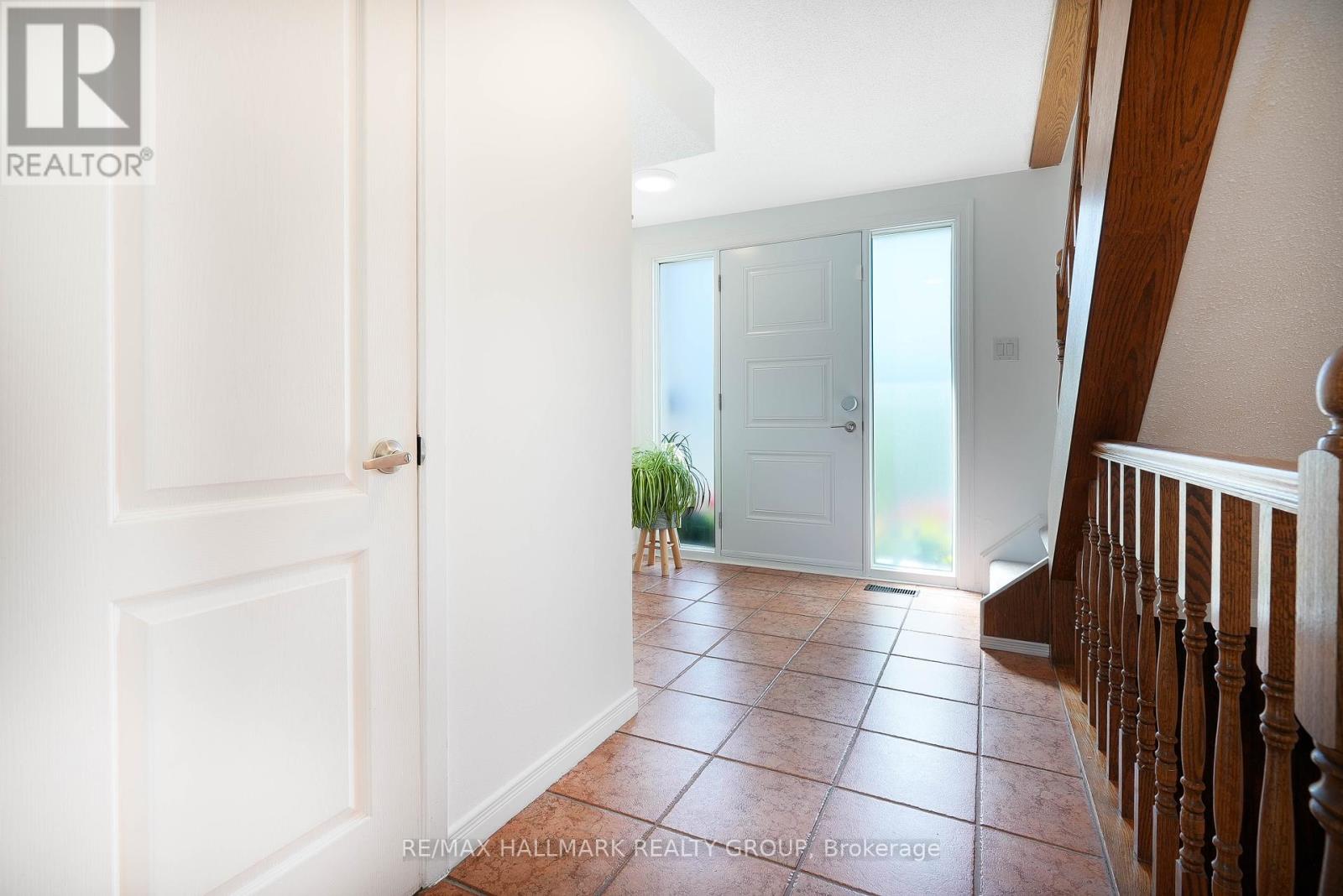 1853 Elmridge Drive, Ottawa, Ontario  K1J 6R8 - Photo 2 - X12178755