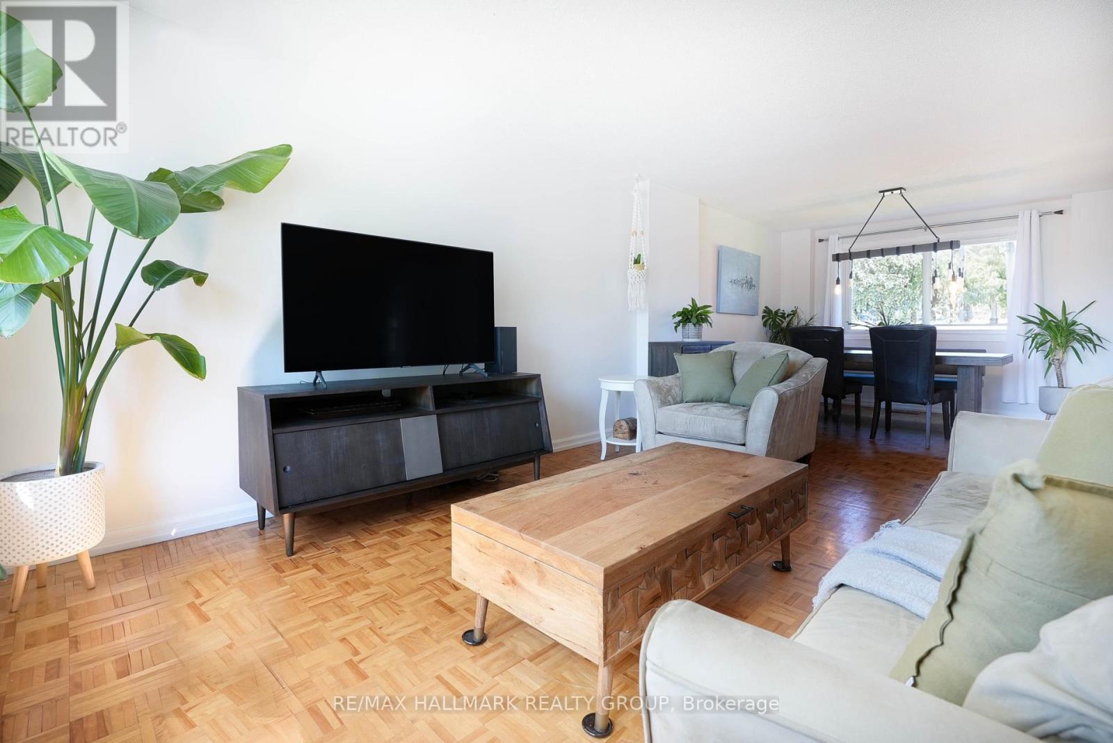 1853 Elmridge Drive, Ottawa, Ontario  K1J 6R8 - Photo 7 - X12178755