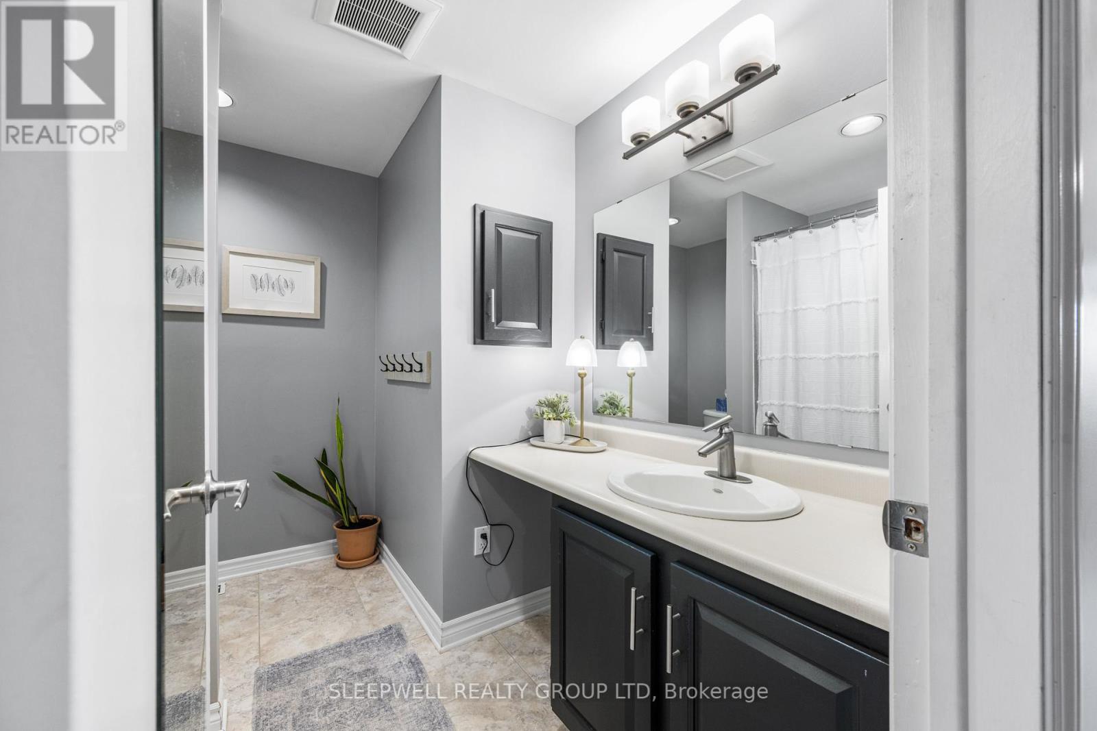 82 - 28 Barrow Crescent, Ottawa, Ontario  K2L 2K1 - Photo 28 - X12178779