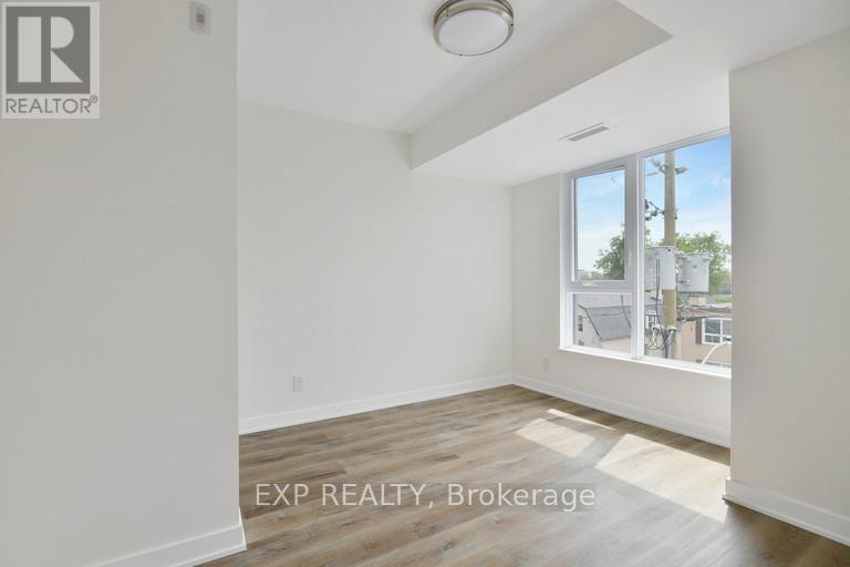 301 - 29 Robinson Avenue, Ottawa, Ontario  K1N 8N8 - Photo 12 - X12178805