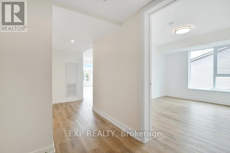301 - 29 Robinson Avenue, Ottawa, Ontario  K1N 8N8 - Photo 7 - X12178805