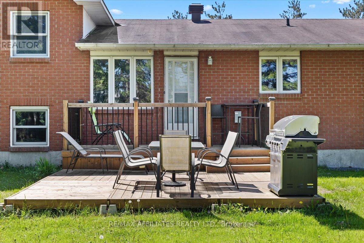 5830 Vars Street, Ottawa, Ontario  K0A 3H0 - Photo 38 - X12178810