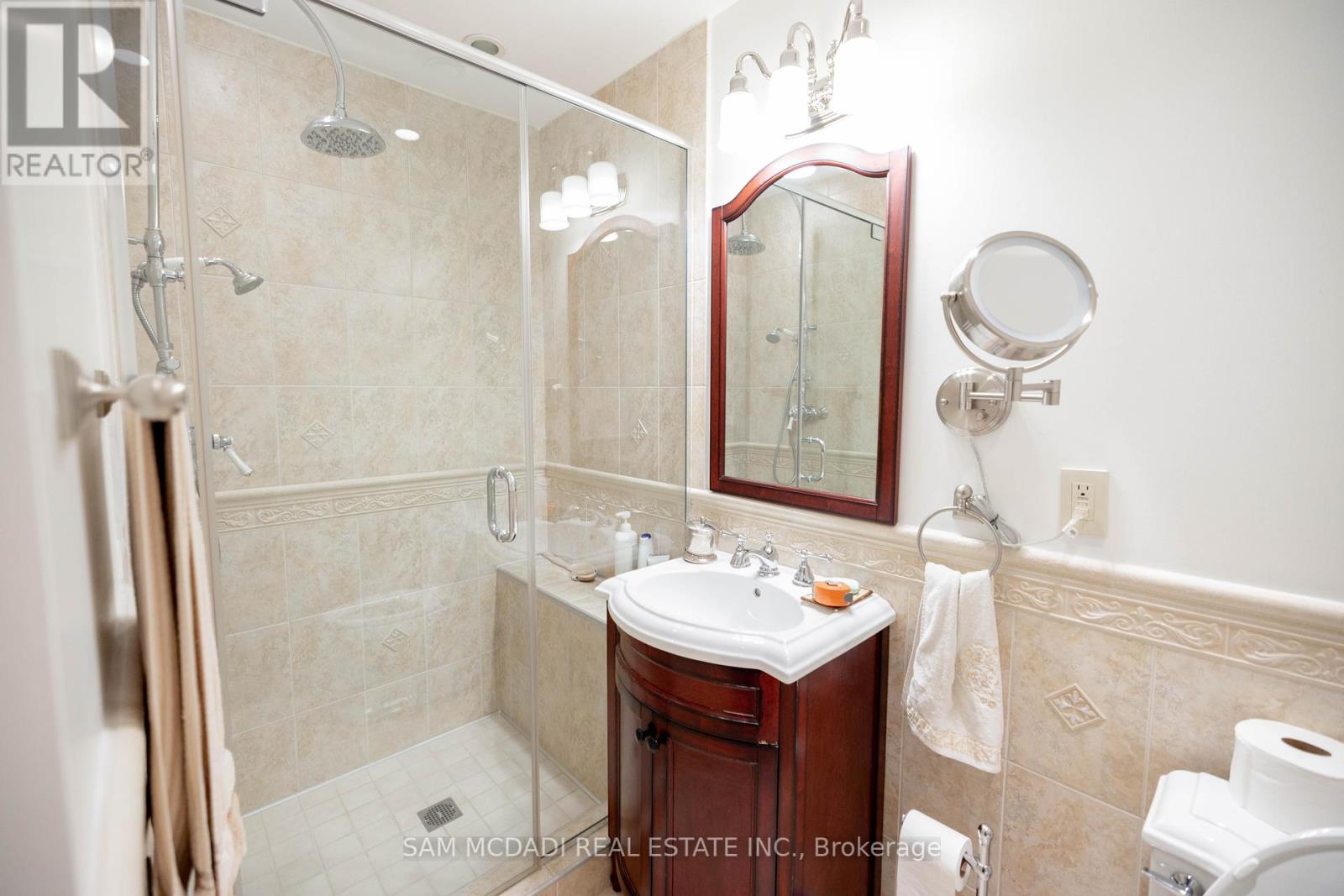 246 Riverside Drive, Toronto, Ontario  M6S 4A9 - Photo 23 - W12164203