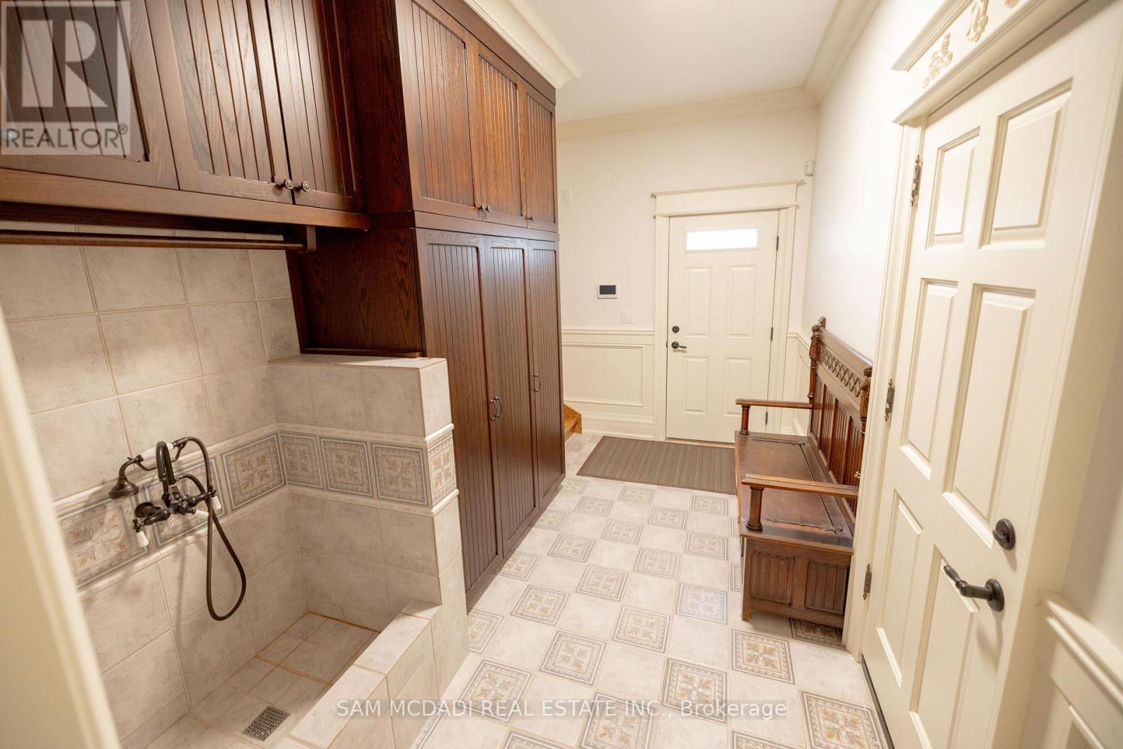 246 Riverside Drive, Toronto, Ontario  M6S 4A9 - Photo 12 - W12164203