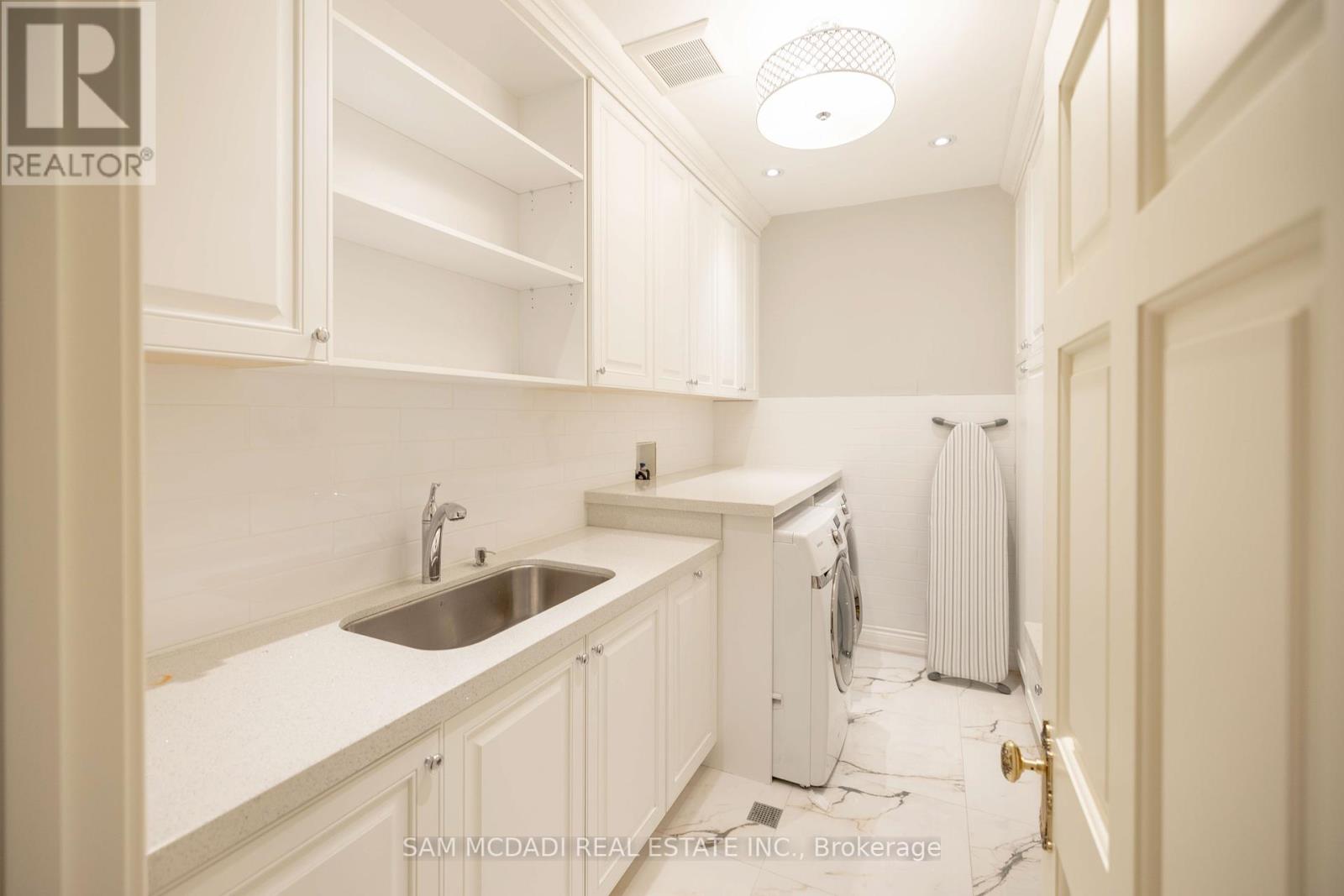246 Riverside Drive, Toronto, Ontario  M6S 4A9 - Photo 28 - W12164203