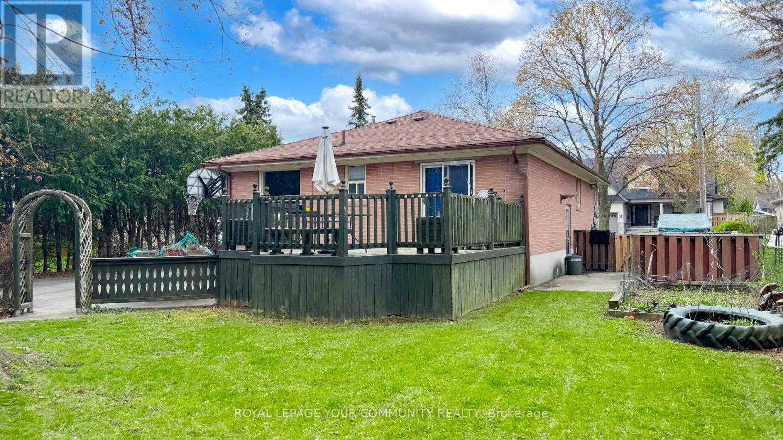 42 Rougecrest Drive, Markham, Ontario  L3P 3B6 - Photo 8 - N12178628
