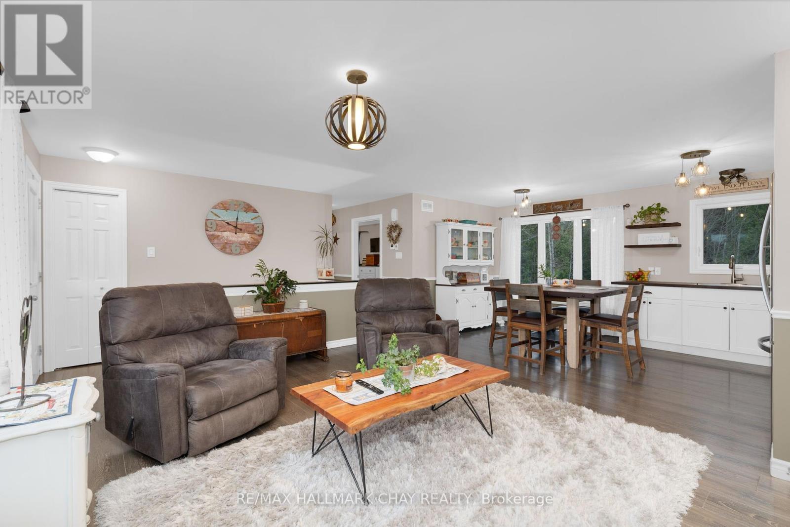 4193 Hogback Road, Clearview, Ontario  L0M 1K0 - Photo 6 - S12178553