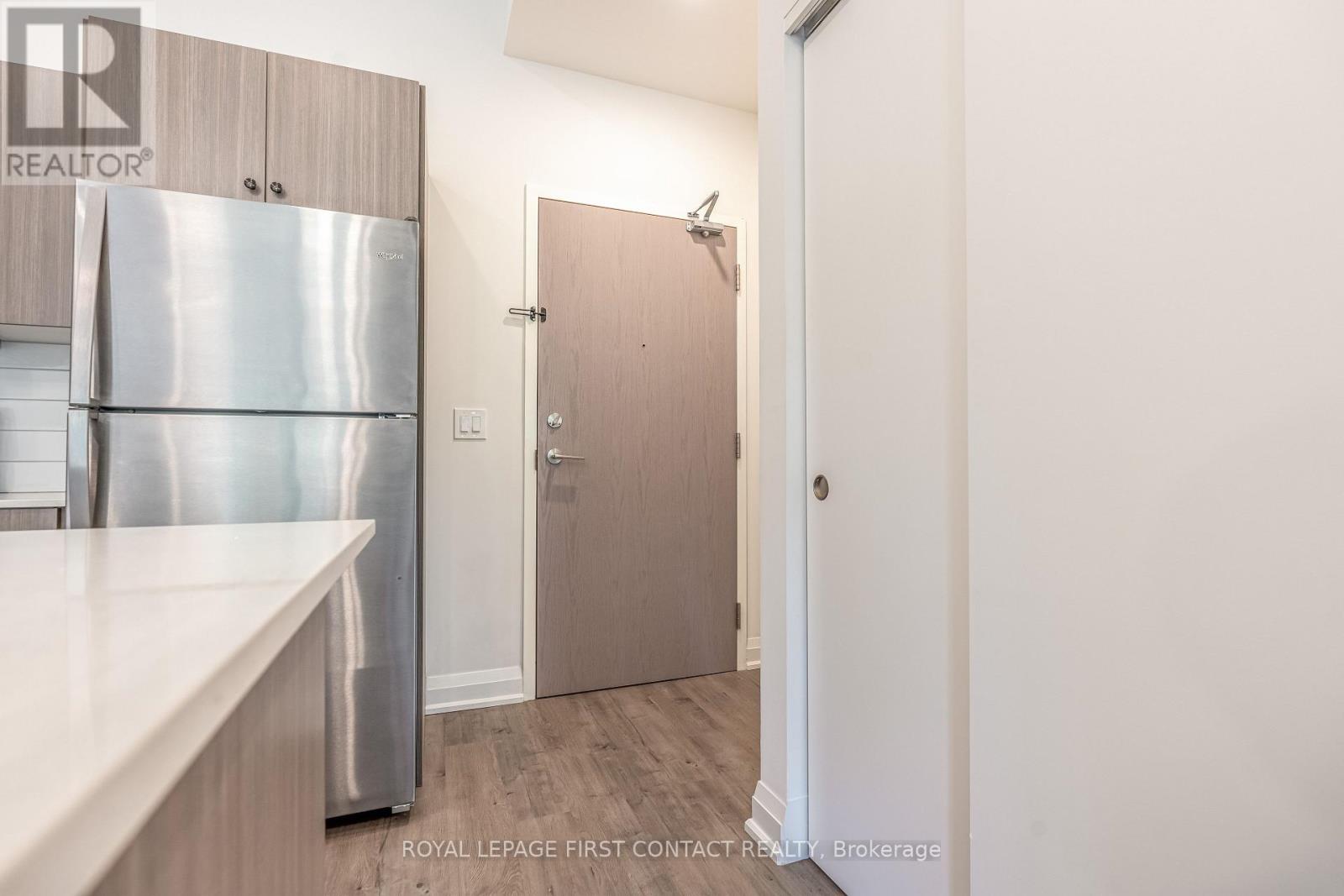 106 - 58 Lakeside Terrace, Barrie, Ontario  L4M 0H9 - Photo 5 - S12178575