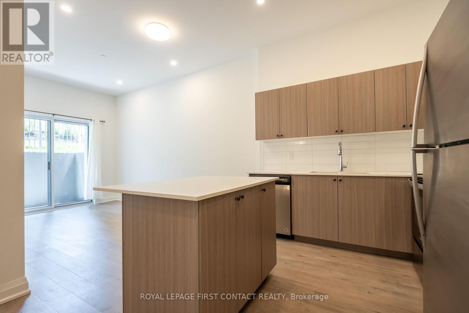 106 - 58 Lakeside Terrace, Barrie, Ontario  L4M 0H9 - Photo 6 - S12178575