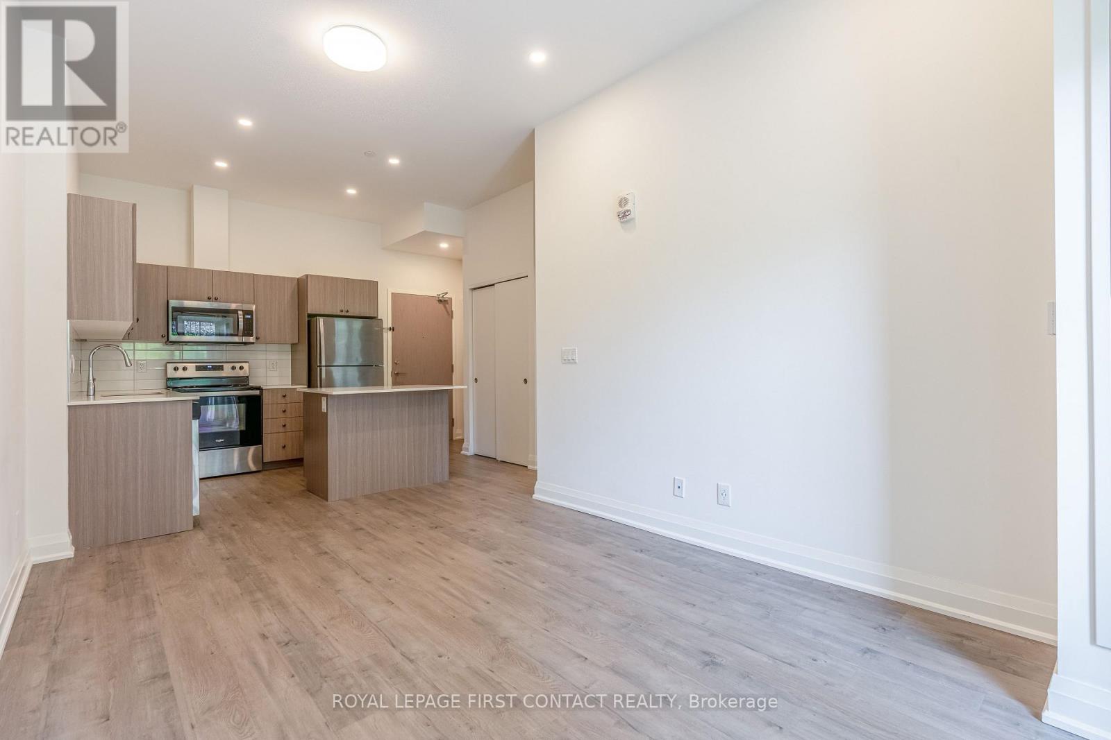 106 - 58 Lakeside Terrace, Barrie, Ontario  L4M 0H9 - Photo 9 - S12178575