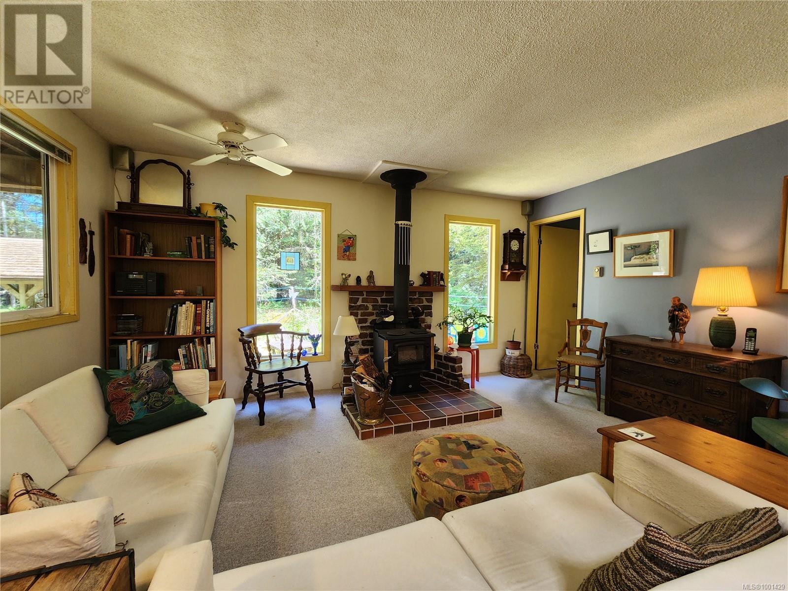 Property at 195 Malaspina Dr image 3