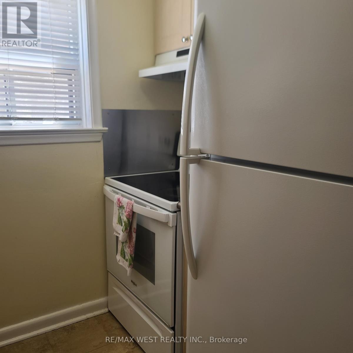 3576 Dufferin Street, Toronto, Ontario  M3K 1N1 - Photo 2 - W12121984