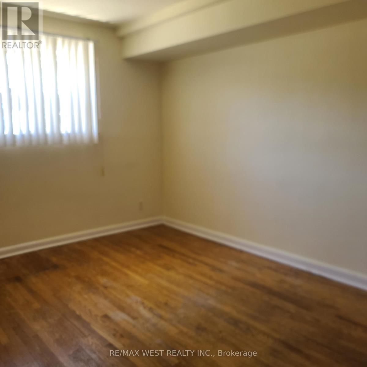3576 Dufferin Street, Toronto, Ontario  M3K 1N1 - Photo 3 - W12121984