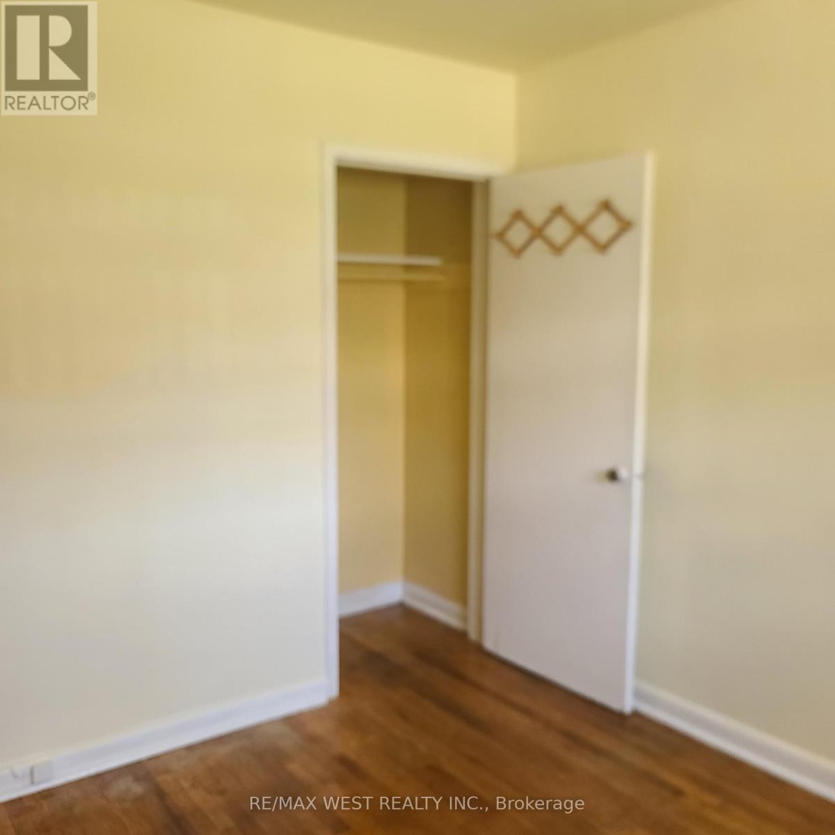 3576 Dufferin Street, Toronto, Ontario  M3K 1N1 - Photo 4 - W12121984