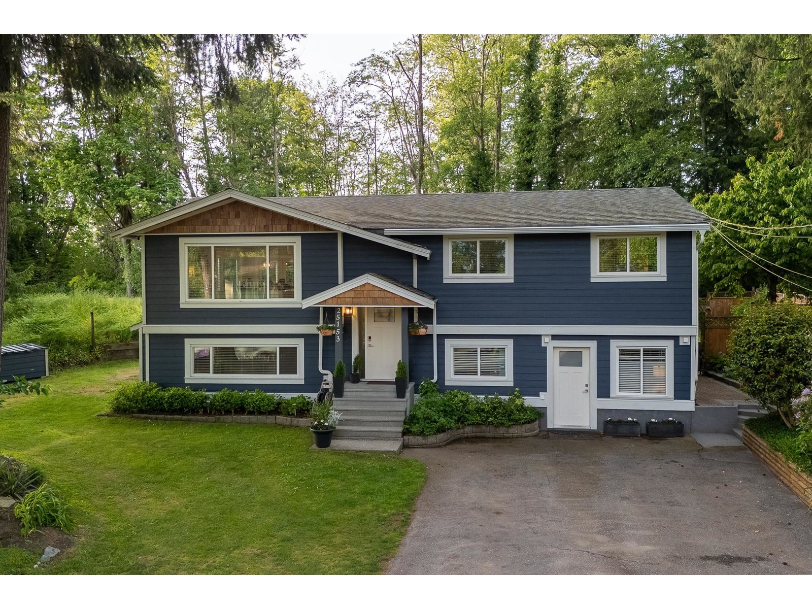25153 11b Avenue, Langley, British Columbia  V4W 2S7 - Photo 1 - R3005679