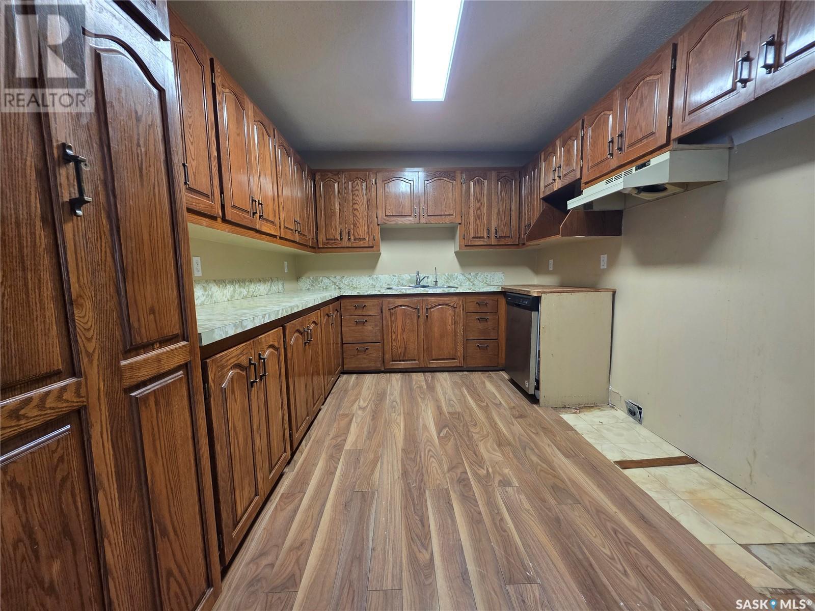 406 Centre Street, Cabri, Saskatchewan  S0N 0J0 - Photo 8 - SK006687