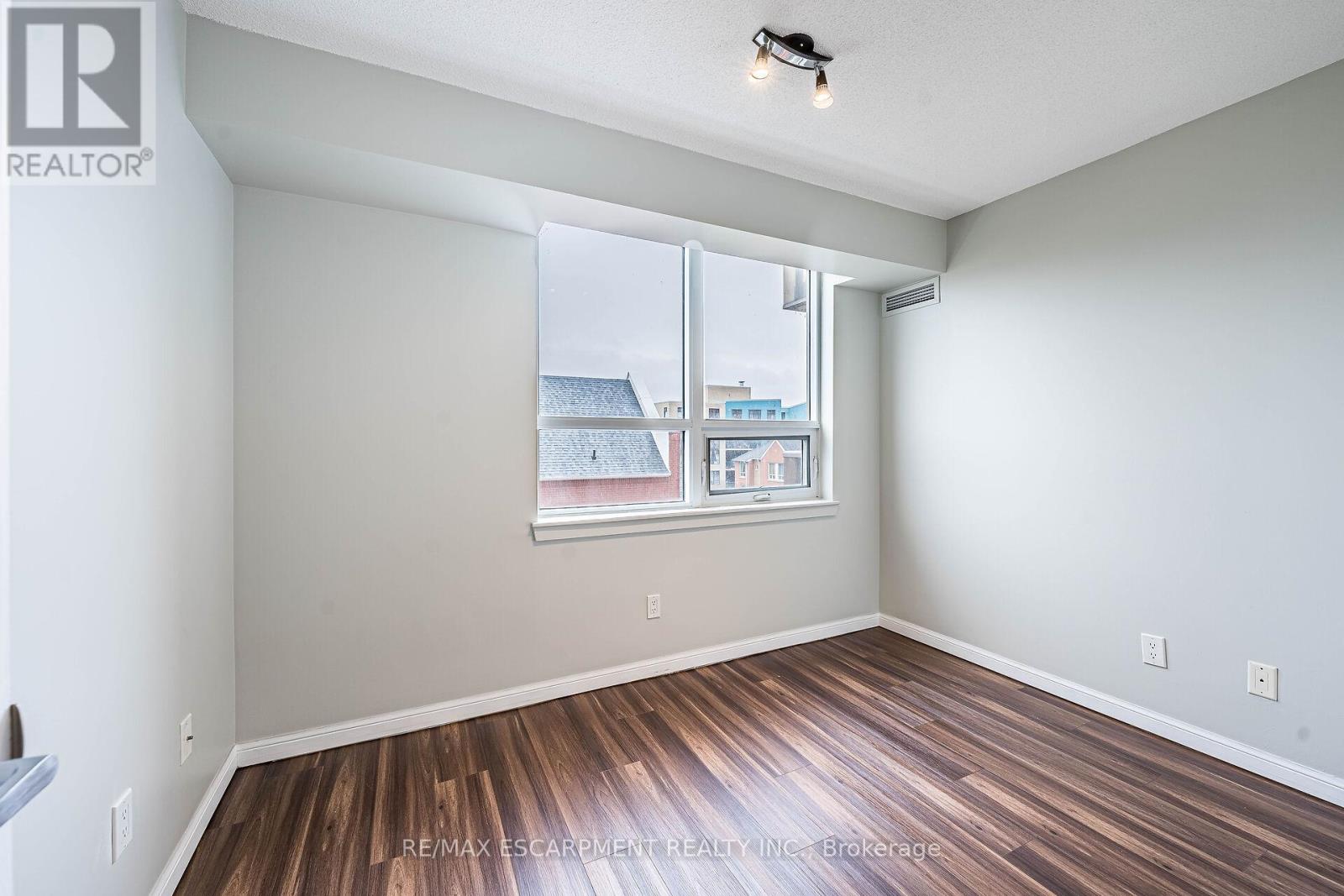 402 - 4 Elsinore Path, Toronto, Ontario  M8V 4G7 - Photo 19 - W12178562