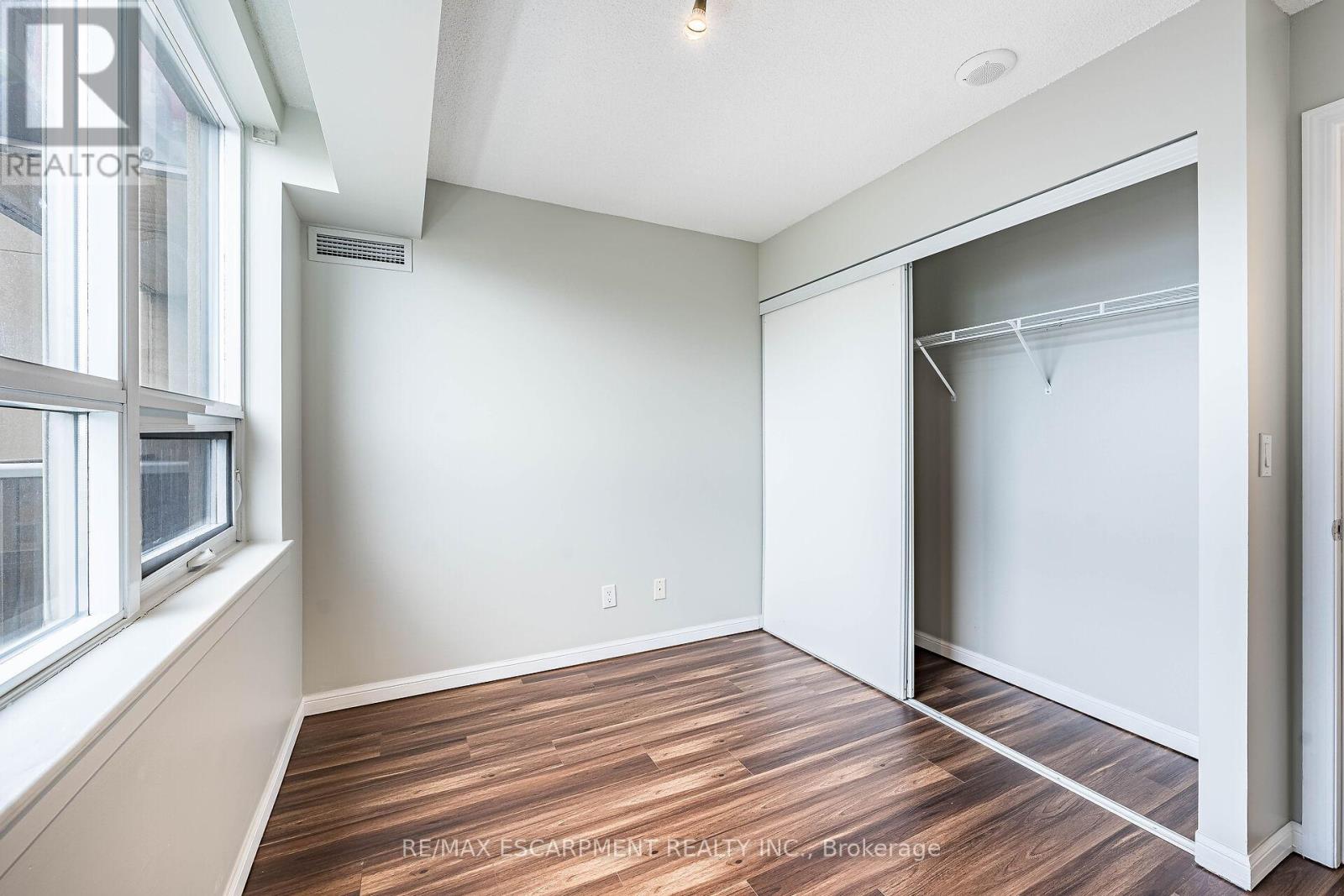 402 - 4 Elsinore Path, Toronto, Ontario  M8V 4G7 - Photo 20 - W12178562