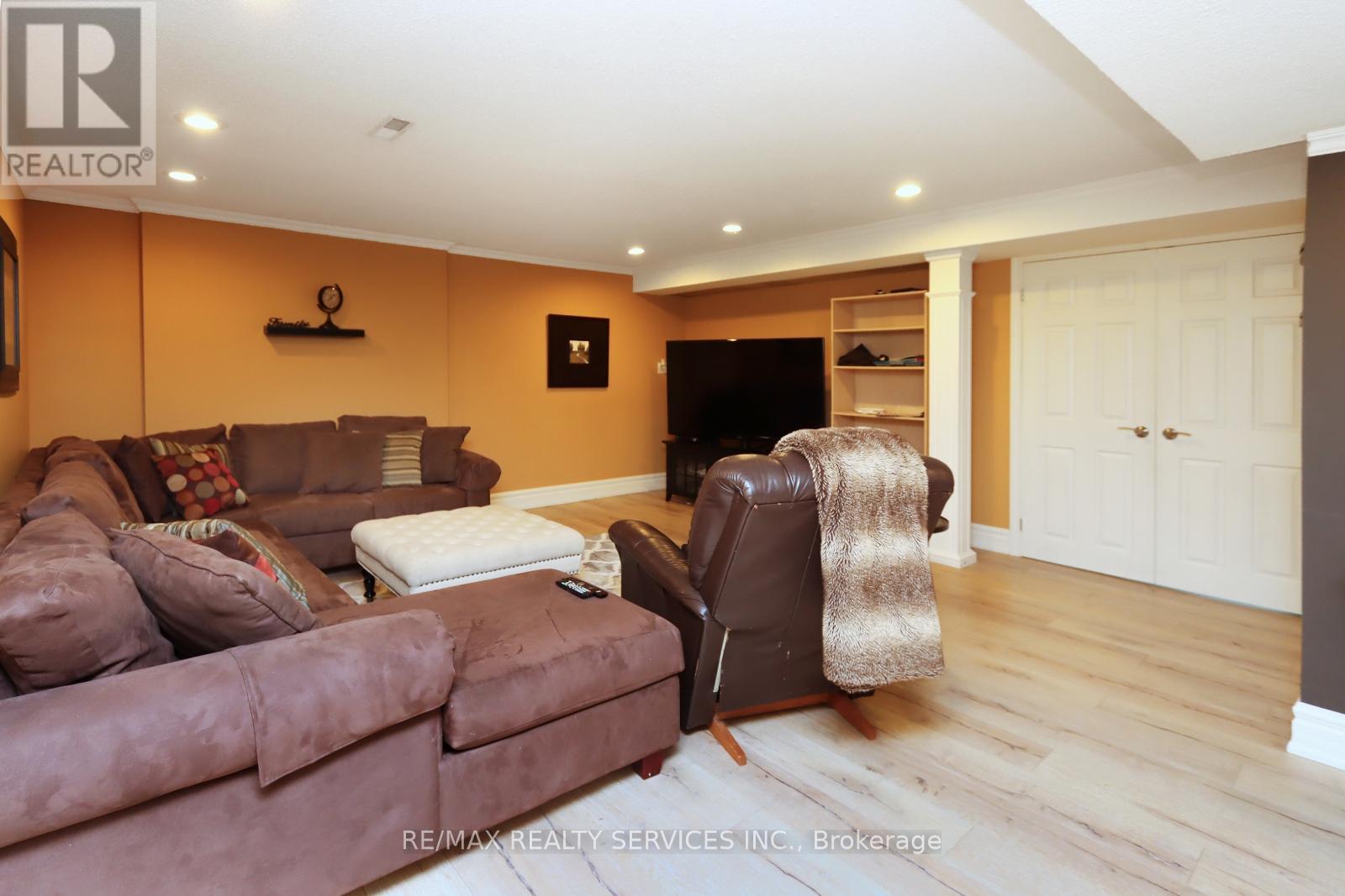 29 Dorchester Drive, Brampton, Ontario  L6T 3C8 - Photo 27 - W12178568