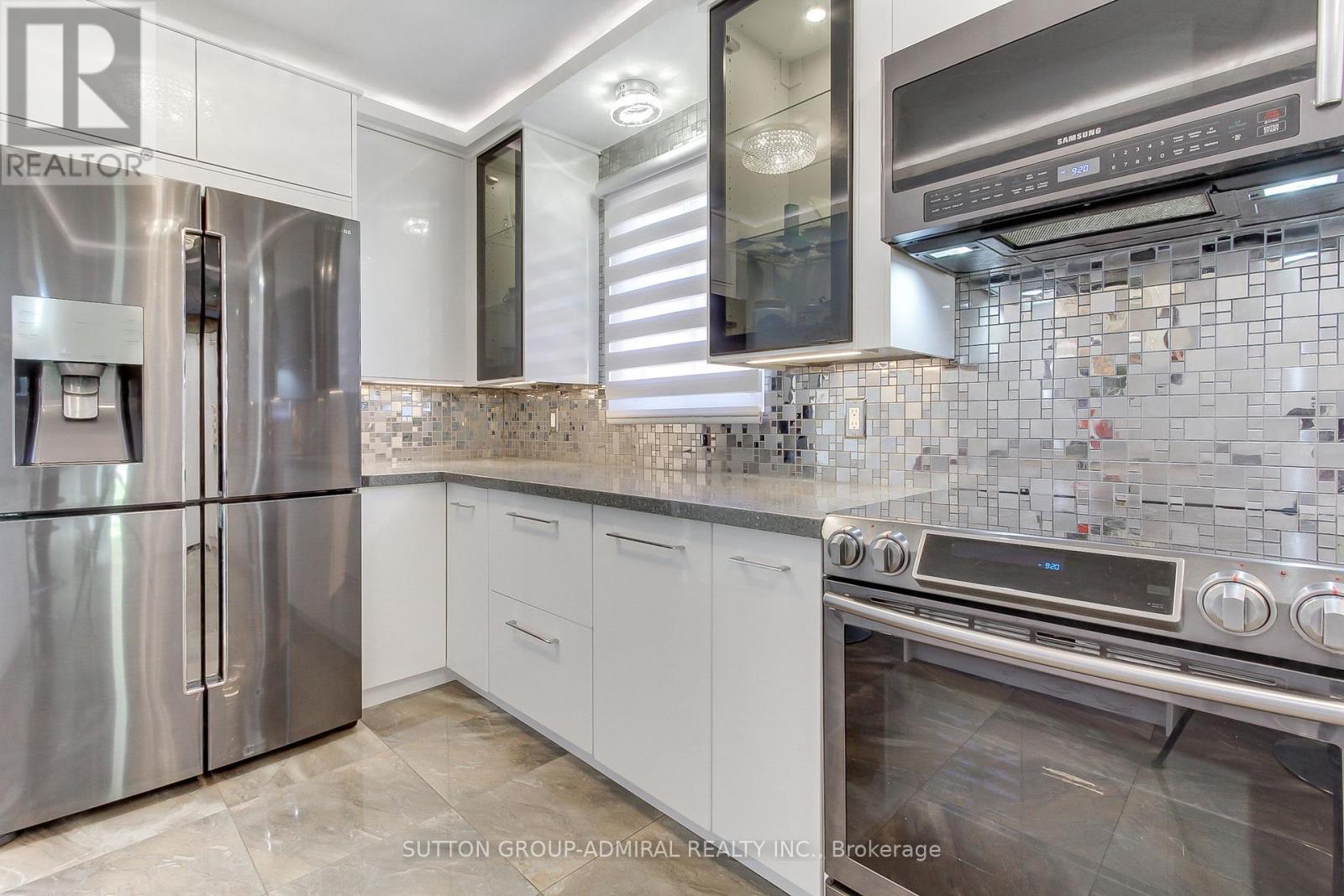 1559 Shale Oak Mews, Mississauga, Ontario  L4W 2M1 - Photo 11 - W12178590