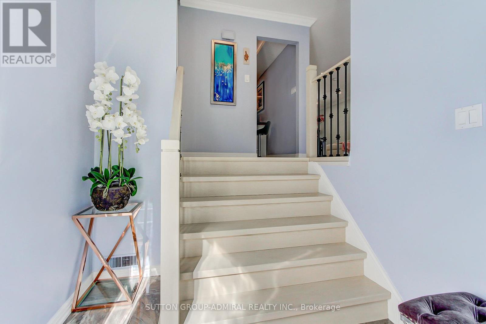 1559 Shale Oak Mews, Mississauga, Ontario  L4W 2M1 - Photo 3 - W12178590