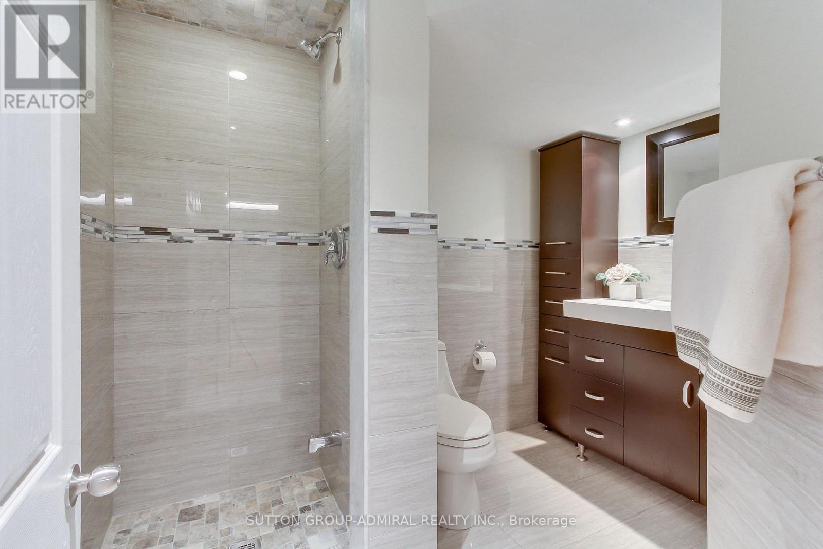 1559 Shale Oak Mews, Mississauga, Ontario  L4W 2M1 - Photo 37 - W12178590