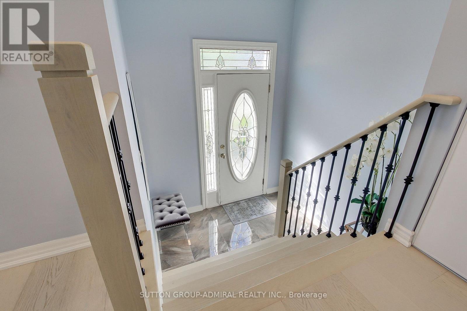 1559 Shale Oak Mews, Mississauga, Ontario  L4W 2M1 - Photo 4 - W12178590