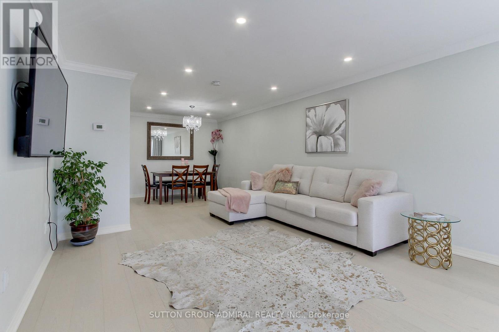 1559 Shale Oak Mews, Mississauga, Ontario  L4W 2M1 - Photo 6 - W12178590
