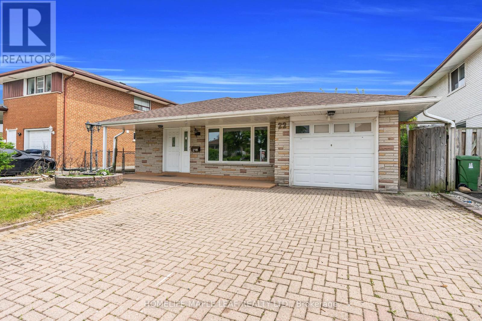 22 Vange Crescent, Toronto, Ontario  M9V 3N7 - Photo 2 - W12178634