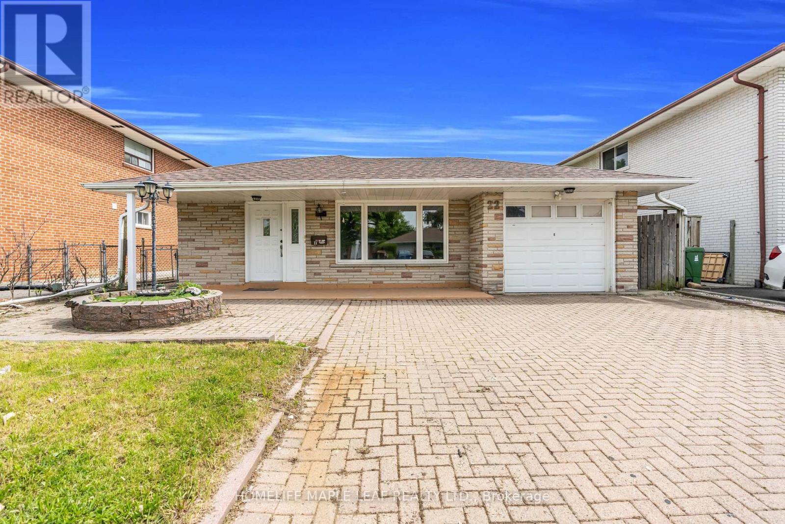 22 Vange Crescent, Toronto, Ontario  M9V 3N7 - Photo 3 - W12178634