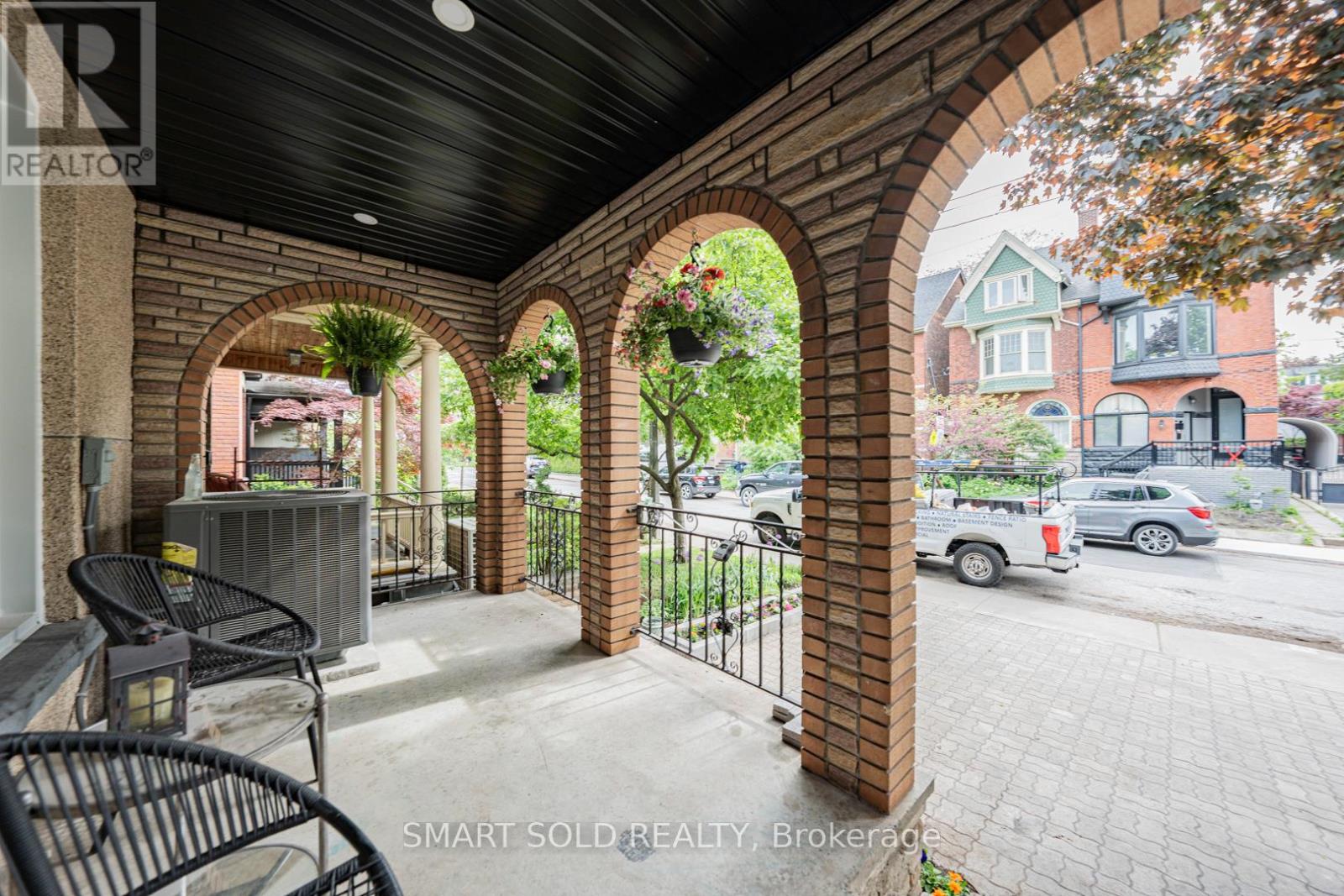 89 Concord Avenue, Toronto, Ontario  M6H 2P2 - Photo 4 - C12177645