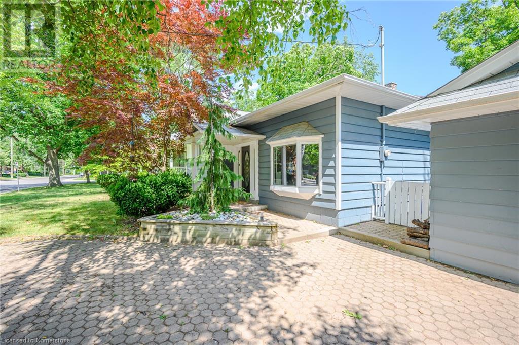 Property at 374 SPRUCE Street image 3