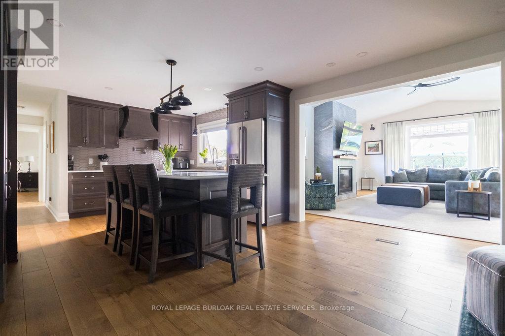 17 Beverlyglen Drive, Hamilton, Ontario  L0R 1T0 - Photo 12 - X12159430
