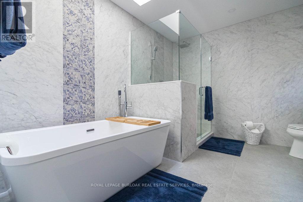 17 Beverlyglen Drive, Hamilton, Ontario  L0R 1T0 - Photo 20 - X12159430