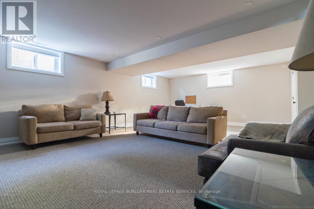 17 Beverlyglen Drive, Hamilton, Ontario  L0R 1T0 - Photo 28 - X12159430
