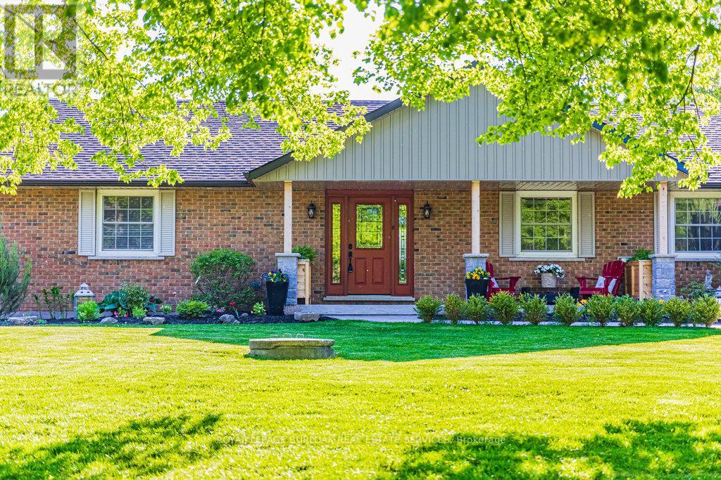 17 Beverlyglen Drive, Hamilton, Ontario  L0R 1T0 - Photo 4 - X12159430