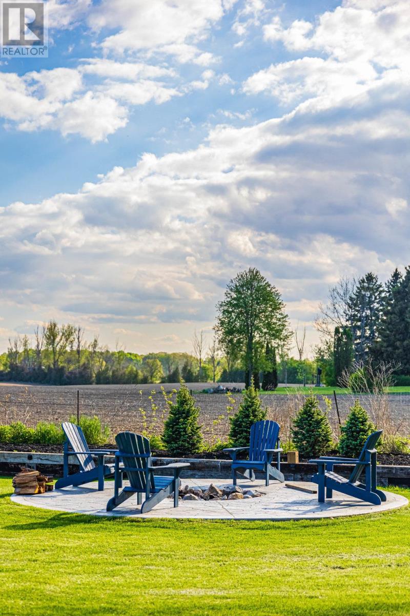 17 Beverlyglen Drive, Hamilton, Ontario  L0R 1T0 - Photo 40 - X12159430