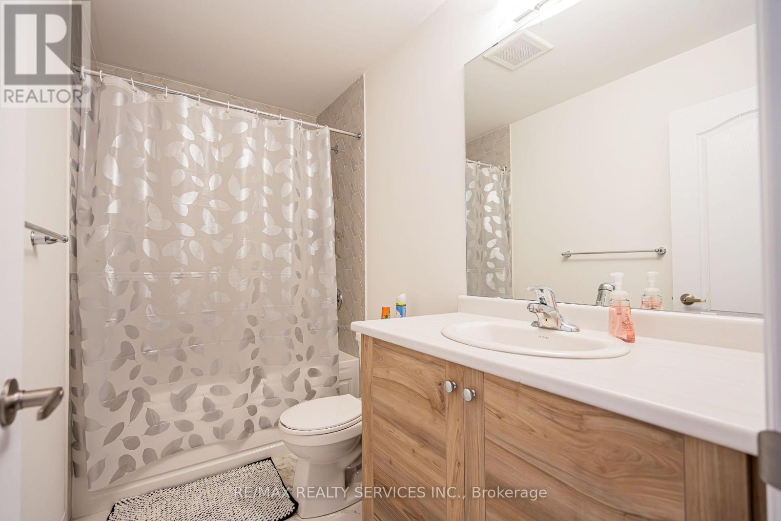 119 Brighton Lane, Thorold, Ontario  L2V 0N7 - Photo 24 - X12178601