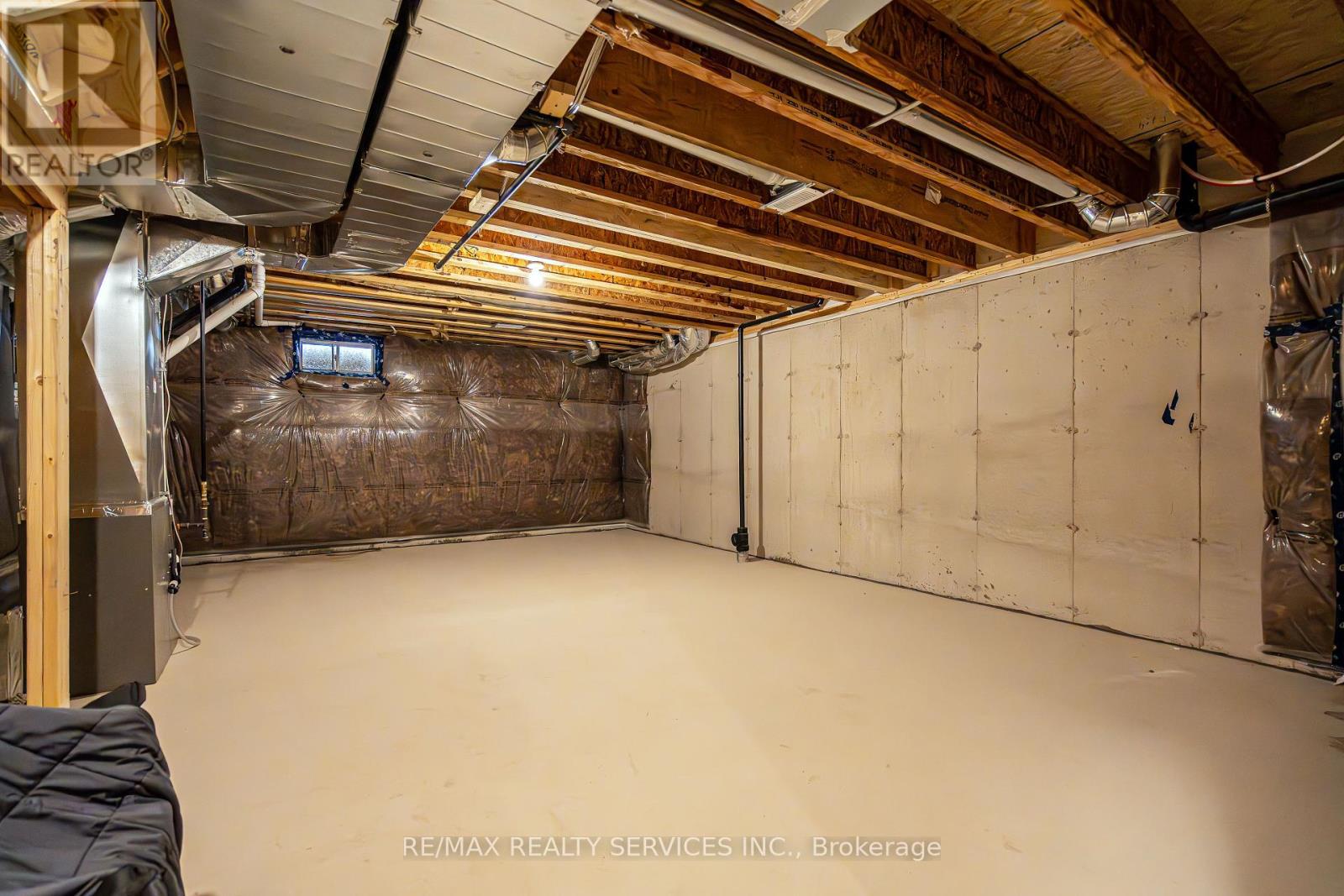 119 Brighton Lane, Thorold, Ontario  L2V 0N7 - Photo 34 - X12178601