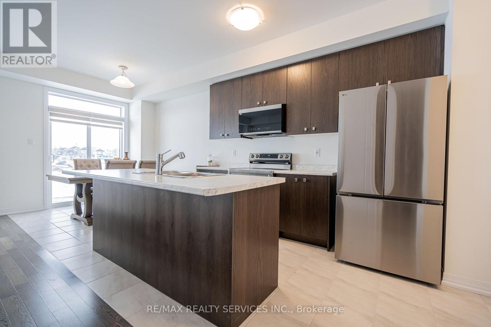 119 Brighton Lane, Thorold, Ontario  L2V 0N7 - Photo 7 - X12178601