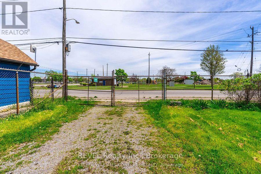 23 Amelia Street, Port Colborne, Ontario  L3K 2K8 - Photo 11 - X12176670