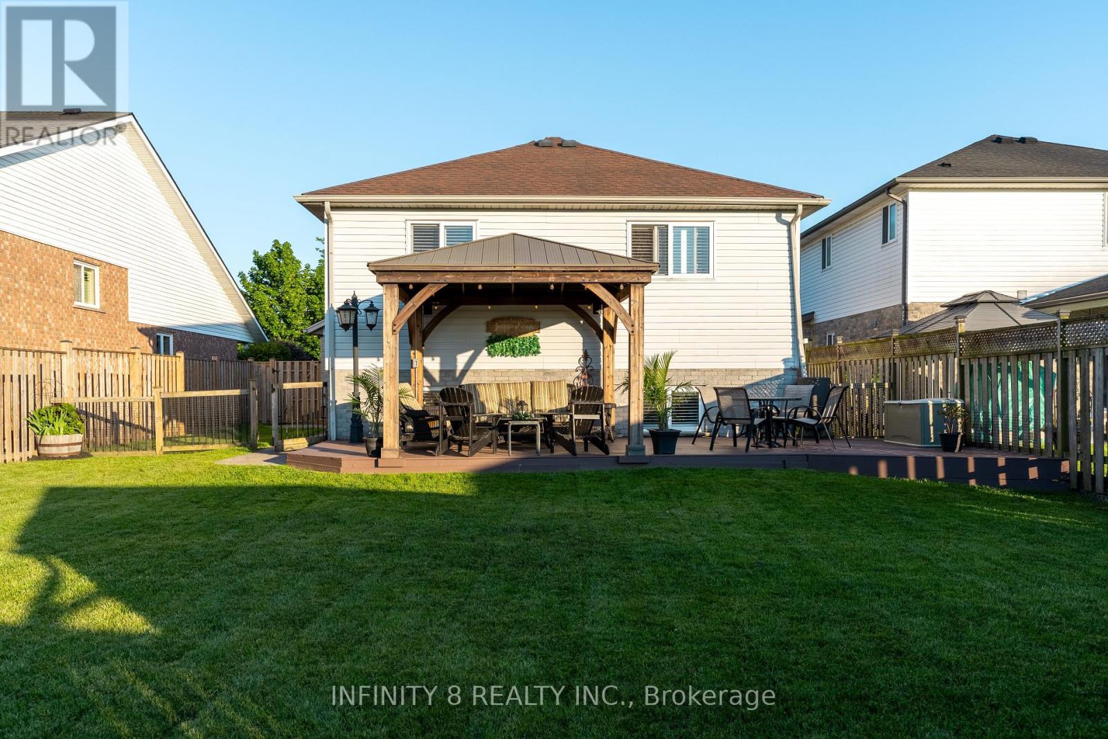 7745 Bishop Avenue, Niagara Falls (Mt. Carmel), Ontario  L2H 3G2 - Photo 38 - X12178820