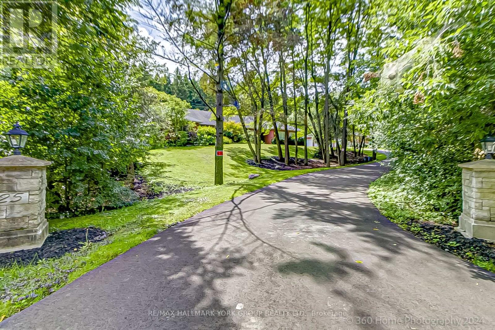 25 Westview Drive, Aurora, Ontario  L4G 7C9 - Photo 2 - N11997327