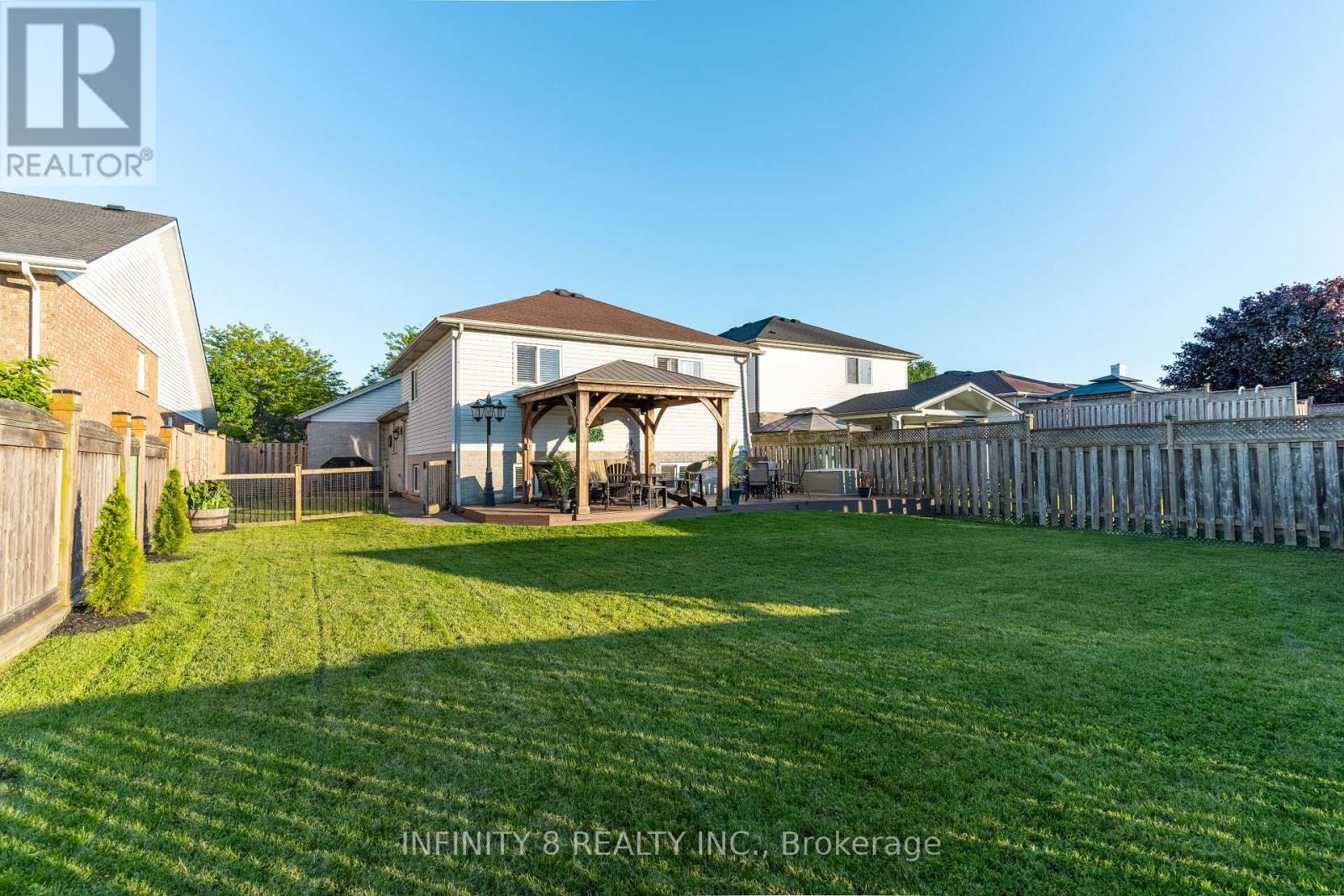 7745 Bishop Avenue, Niagara Falls (Mt. Carmel), Ontario  L2H 3G2 - Photo 37 - X12178820
