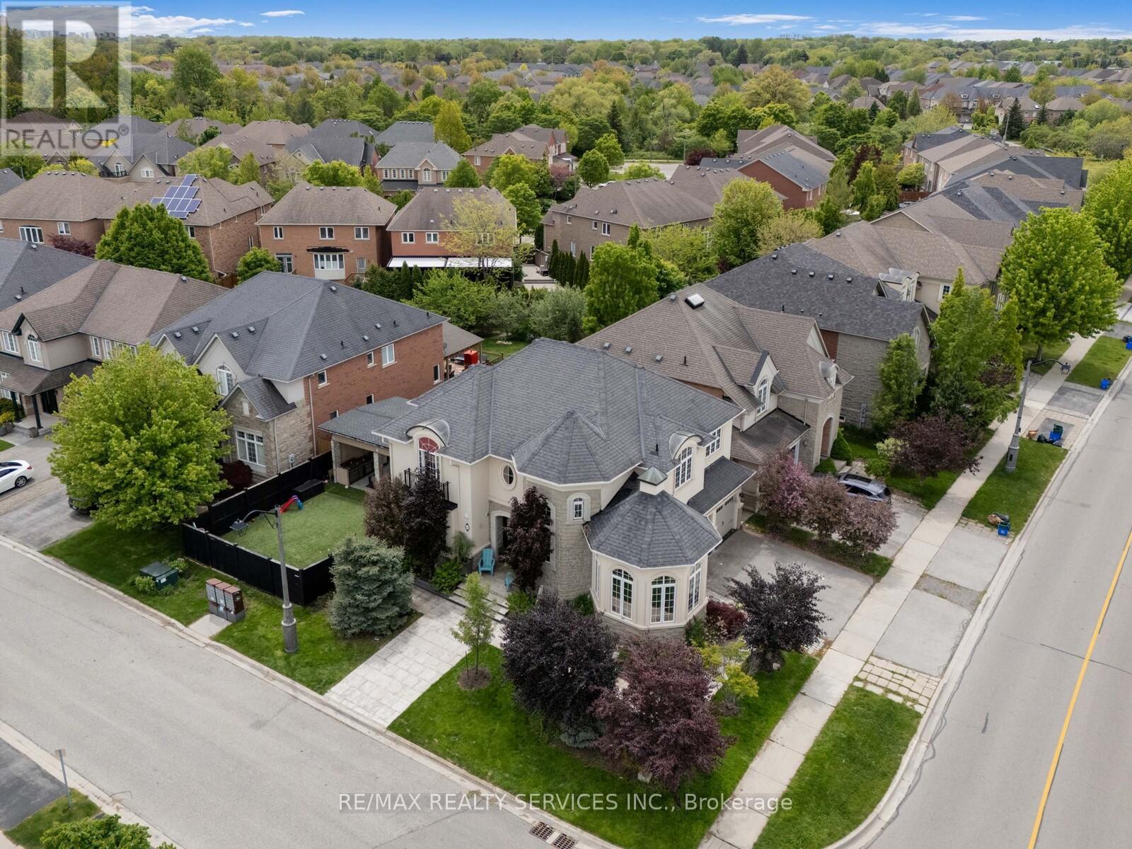 242 Milkweed Way, Oakville (Br Bronte), Ontario  L6L 0A6 - Photo 48 - W12173660