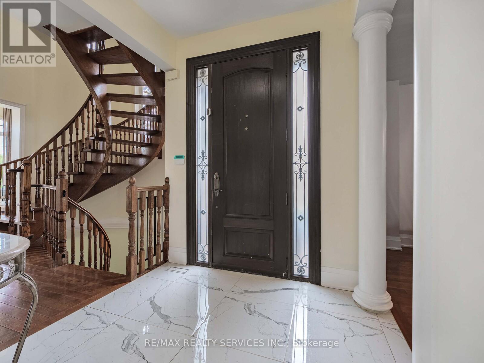 242 Milkweed Way, Oakville (Br Bronte), Ontario  L6L 0A6 - Photo 5 - W12173660